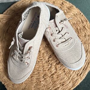 Bobs from Skechers with memory foam size 8.5